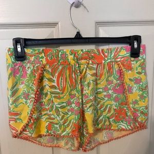 Beautiful Lilly Pulitzer lightweight shorts.
